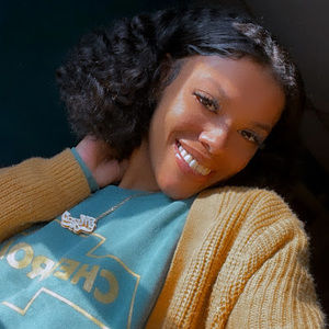 Meet your Posher, Mya